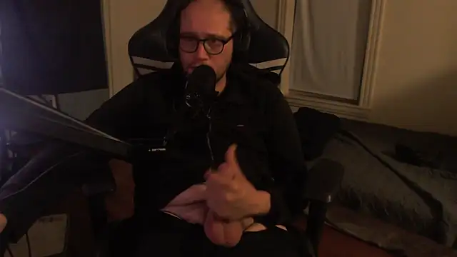 chicostick413 online show from September 27, 2025, 1:43 am