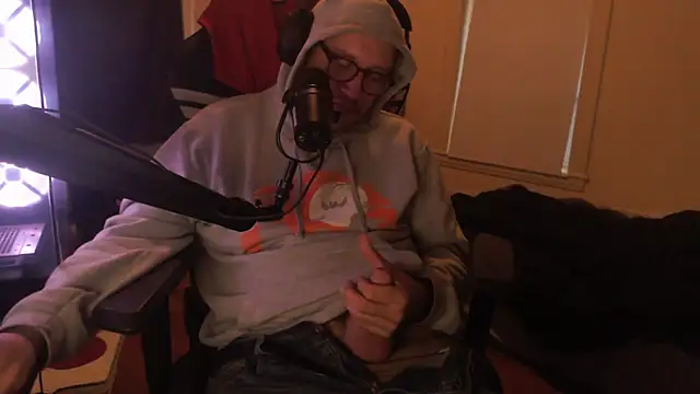 chicostick413 online show from October 12, 2025, 8:41 pm