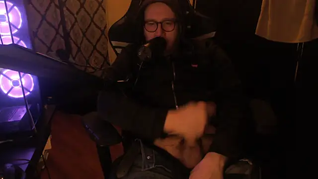 chicostick413 online show from February 13, 2026, 1:56 am