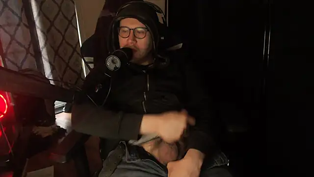 chicostick413 online show from February 15, 2026, 1:41 pm