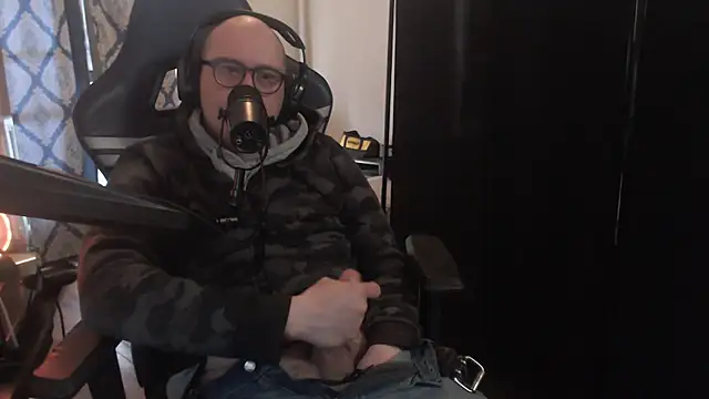 chicostick413 online show from March 25, 2026, 2:45 pm