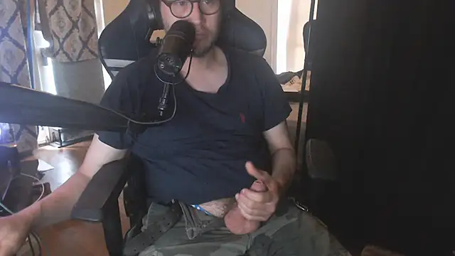 Snapshot of chicostick413 chatting on July 25, 2026, 3:42 pm chicostick413 online show from July 25, 2026, 3:42 pm
