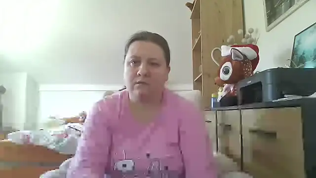 Snapshot of ReifeVenna chatting on February 2, 2026, 10:03 am ReifeVenna online show from February 2, 2026, 10:03 am