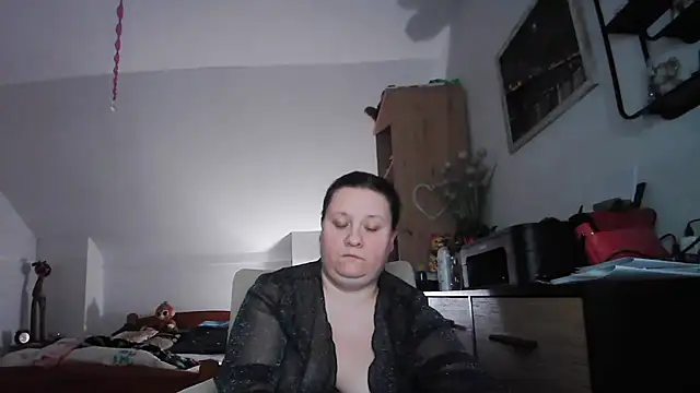 Snapshot of ReifeVenna chatting on February 24, 2026, 5:44 pm ReifeVenna online show from February 24, 2026, 5:44 pm