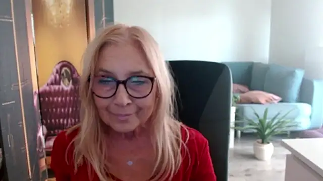 sofia xkiss online show from October 2, 2025, 1:51 pm