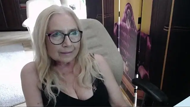 Snapshot of sofia_xkiss chatting on July 3, 2026, 1:50 pm sofia xkiss online show from July 3, 2026, 1:50 pm