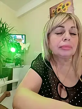 SusieNoreen online show from March 9, 2025, 9:02 am