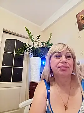 SusieNoreen online show from September 19, 2025, 11:49 pm
