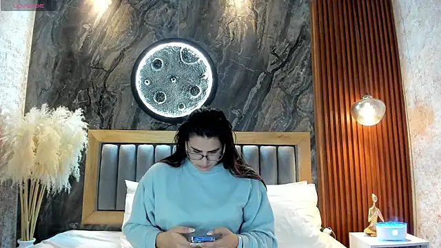 Snapshot of BellaPeers_ chatting on May 26, 2026, 10:44 am BellaPeers online show from May 26, 2026, 10:44 am