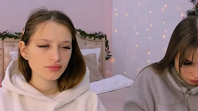 Snapshot of queenofjoyy chatting on December 7, 2024, 6:10 am queenofjoyy online show from December 7, 2024, 6:10 am