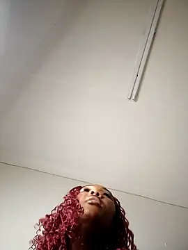 Shria107 online show from September 30, 2025, 5:51 pm