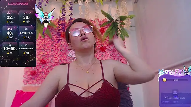 BLONDE SEXYHOT online show from January 6, 2026, 8:12 pm