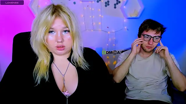 juli kisss online show from November 7, 2025, 1:27 am