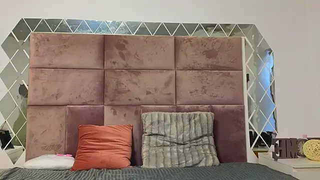 SweetScribe online show from February 10, 2025, 6:42 am