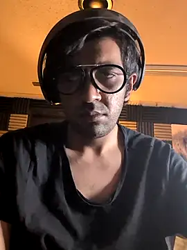 iamexist800 online show from July 14, 2026, 7:46 am