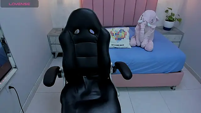 MAILYLOVE1 online show from February 11, 2025, 12:58 pm