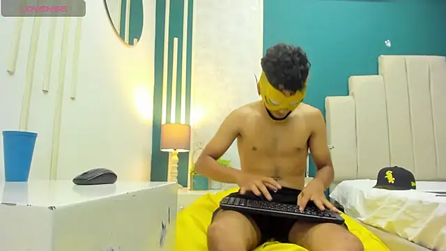 Austin Cardieff online show from January 3, 2025, 10:29 pm