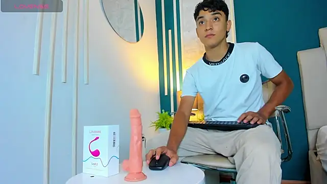 Austin Cardieff online show from January 8, 2025, 7:24 pm