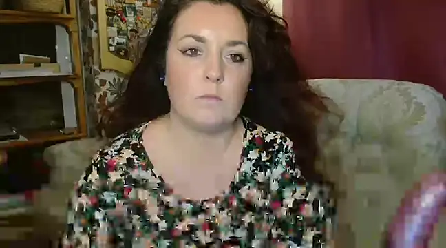 Snapshot of curvyisabella90 chatting on February 12, 2025, 5:37 pm curvyisabella90 online show from February 12, 2025, 5:37 pm