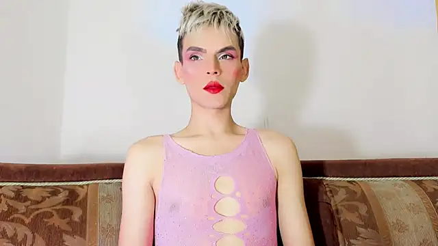 TatiGil online show from October 12, 2025, 2:21 am