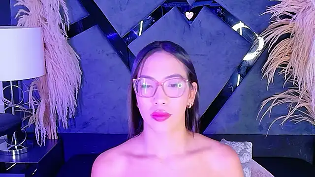 KylieWhite online show from October 30, 2025, 7:43 am