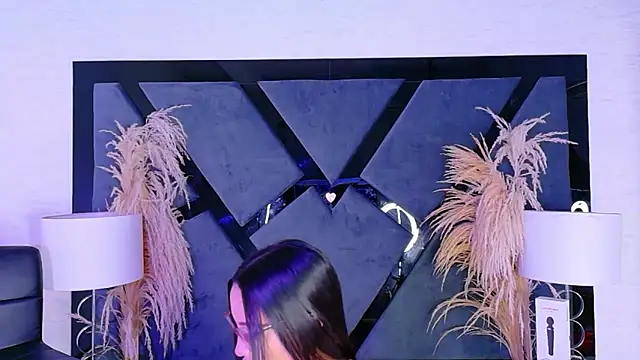 KylieWhite online show from November 5, 2025, 10:48 am