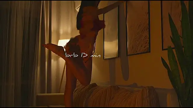 wowmolly online show from November 18, 2025, 1:04 pm