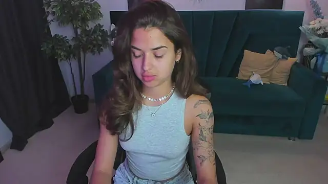 CharleneWoods online show from September 20, 2025, 2:18 pm