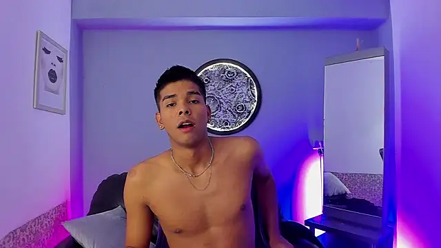 Snapshot of _raul_lima chatting on March 17, 2025, 8:30 pm raul lima online show from March 17, 2025, 8:30 pm