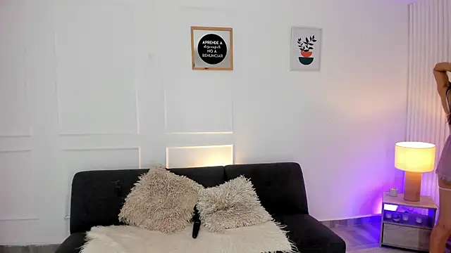 viooletaa online show from January 10, 2026, 6:42 pm