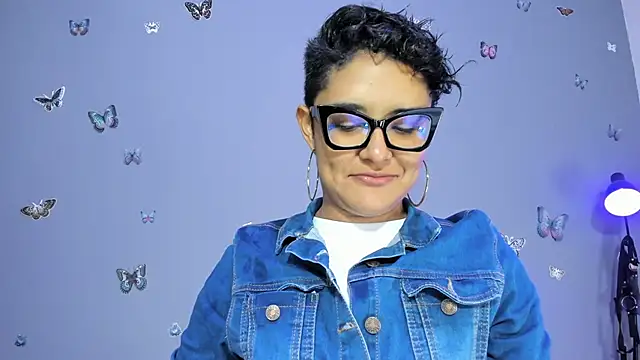 Kaira mosse online show from October 17, 2025, 11:13 am