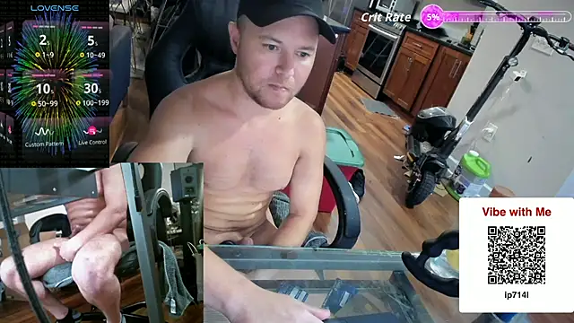 Snapshot of aaron_s_x chatting on December 3, 2025, 1:24 am aaron s x online show from December 3, 2025, 1:24 am