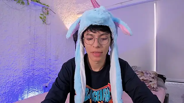 alexandersawyer online show from February 3, 2025, 11:53 am