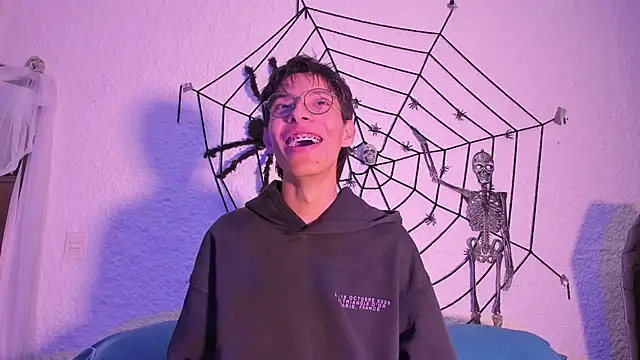 alexandersawyer online show from October 9, 2025, 3:59 am