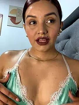 Melanyprada online show from November 16, 2025, 4:29 am