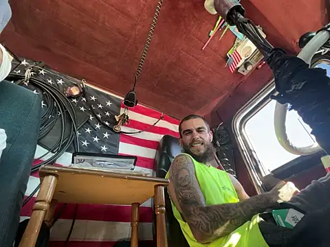 XMeF10 online show from September 18, 2025, 8:00 pm