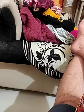 Akhil3290 online show from April 1, 2026, 4:37 pm