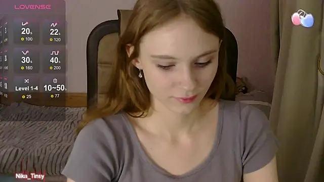 nika tinsy online show from November 7, 2025, 5:35 pm