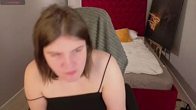 Ruyjin Choi online show from April 15, 2026, 10:44 am