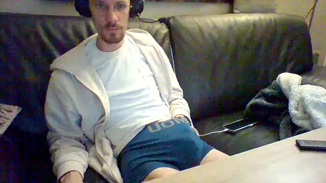 passif520 online show from February 6, 2025, 11:15 pm