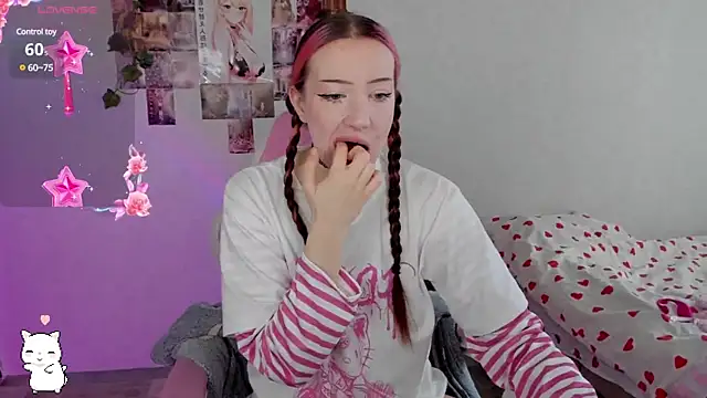 SweetieMollyy online show from March 18, 2025, 8:14 am