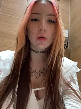 SweetieMollyy online show from March 19, 2025, 2:13 pm