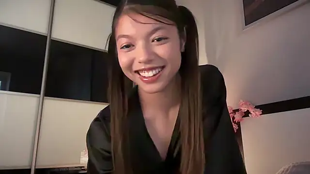 Snapshot of DesiredHoney chatting on June 21, 2026, 4:09 pm DesiredHoney online show from June 21, 2026, 4:09 pm