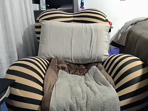 Snapshot of ChunkyMonkey007 chatting on December 4, 2024, 2:04 pm ChunkyMonkey007 online show from December 4, 2024, 2:04 pm