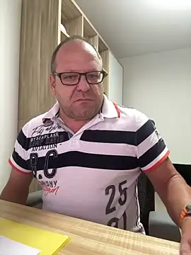 coupleLatinaLovers online show from October 10, 2025, 5:17 am