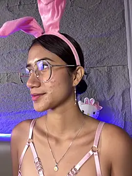 KaitlynLoveCam online show from April 3, 2026, 9:24 pm