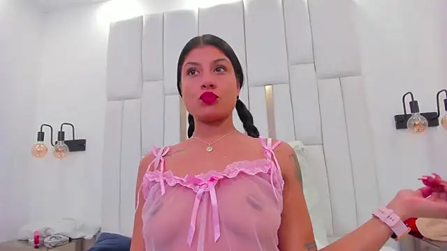 Snapshot of chloe_zulay chatting on February 28, 2026, 2:45 am chloe zulay online show from February 28, 2026, 2:45 am