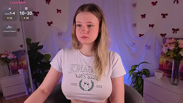 MaydaFoulk online show from March 6, 2026, 1:13 am