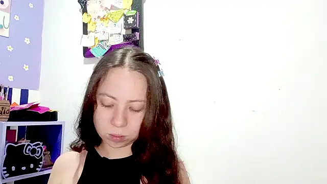Snapshot of PetiteIvoryQueen19 chatting on July 13, 2026, 6:16 am PetiteIvoryQueen19 online show from July 13, 2026, 6:16 am