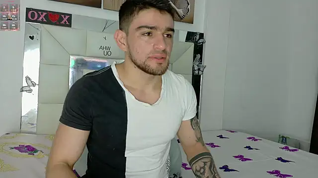 Sexy Alejandro  online show from February 24, 2025, 11:21 am